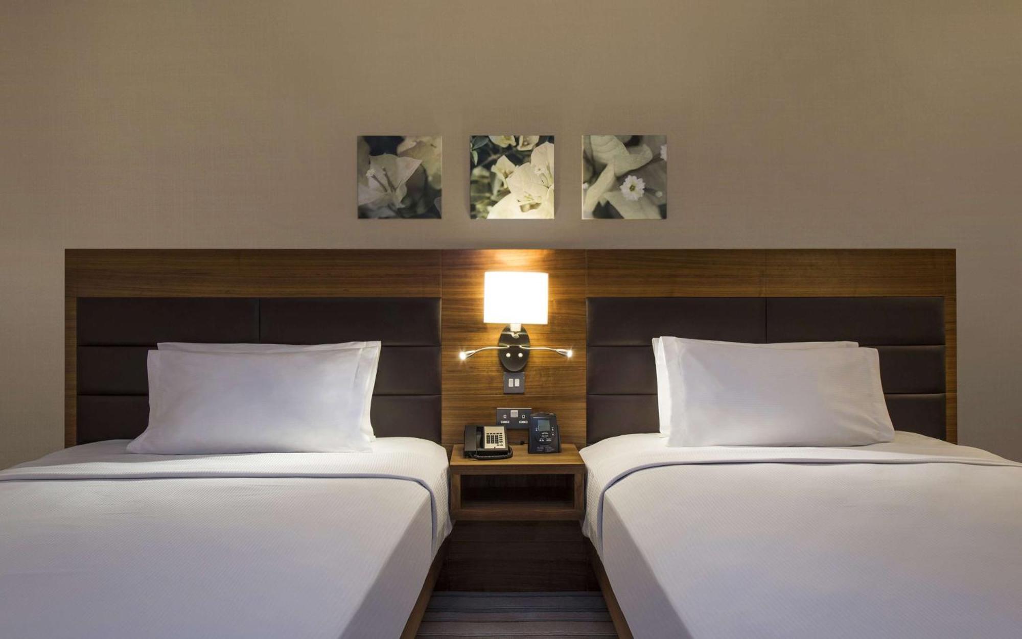 Queen Room,1547852443:JPEG